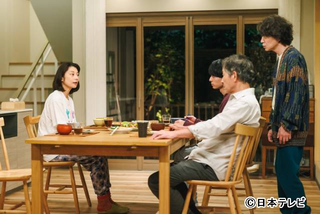 小池栄子演じるカリスマ社長が3人のダメ男を養い、奮闘する…！「コタツがない家」第1話