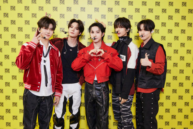 NCT DREAM、WayV、NiziU、BOYNEXTDOOR、POWが熱演！ Kアリーナ横浜で初開催の「Neighbors Con」にファンが熱狂