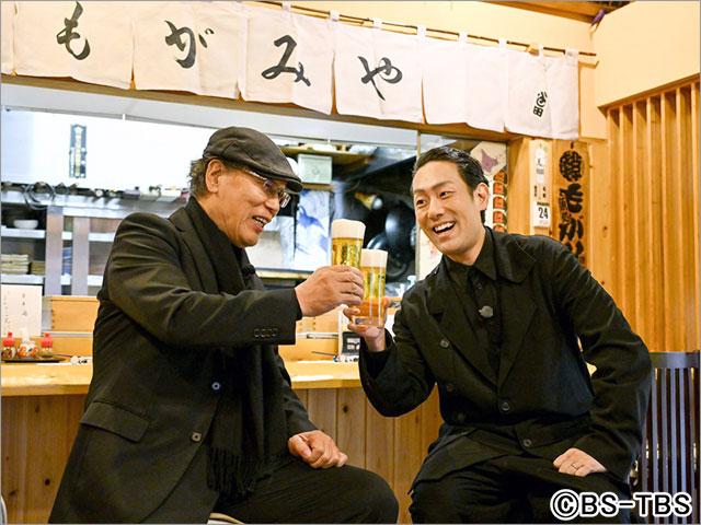 中村勘九郎が「吉田類の酒場放浪記」に登場。浅草のゆかりの地を散策してビールで乾杯！