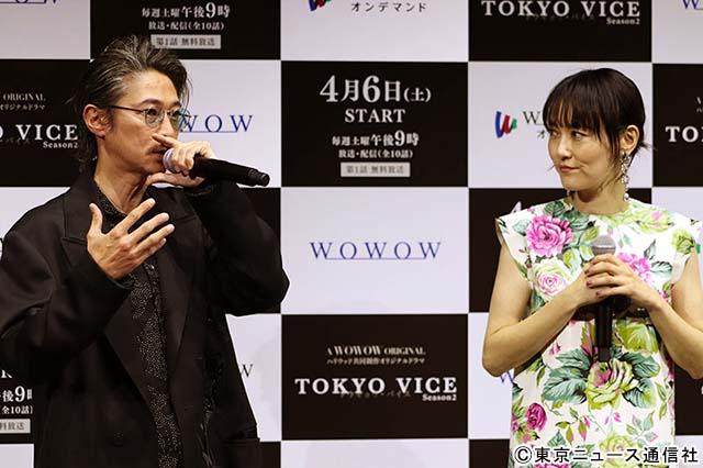 「TOKYO VICE Season２」舞台あいさつ。アンセル・エルゴートの誕生日を渡辺謙らが祝福