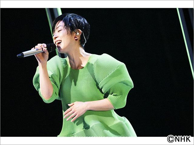 宇多田ヒカルが視聴者の質問に解答！「NHK MUSIC SPECIAL」で大ヒット曲＆新曲を披露