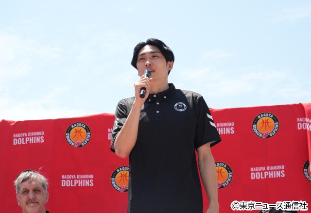 B1西地区を制した名古屋ダイヤモンドドルフィンズが大勢のファンを集めて優勝報告会を開催