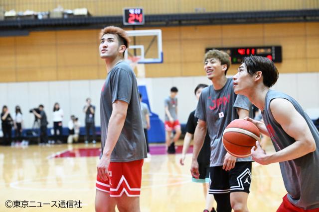 バスケ男子日本代表・強化試合直前合宿フォトリポート。パリ五輪「最終メンバー12人」へのサバイバルがスタート!