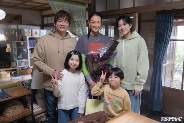 香取慎吾主演「日本一の最低男」がクランクアップ!「ひまりと朝陽が駆け付けてくれてうれしい」