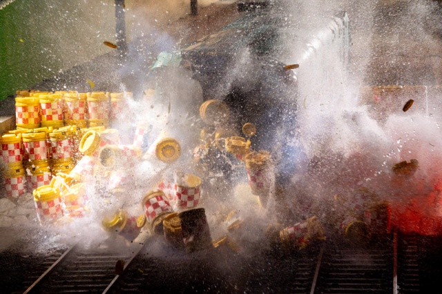「新幹線大爆破」あの爆破シーンはこうして作られた! 特撮メーキング画像解禁