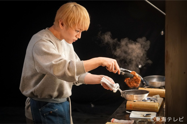 「ミッドナイト屋台」第4話。翔太（神山智洋）が考案した料理で売れない芸人の恋愛に背中を押す