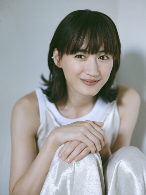 綾瀬はるか、9年ぶりの「NHKのど自慢」でスペシャルMCに！　滋賀・日野町から生放送