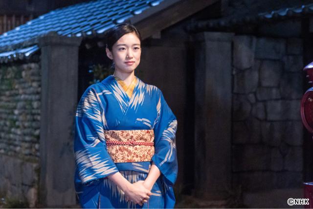 河合優実、蘭子と豪(細田佳央太)の切ない恋を演じて…「あんぱん」で刻む戦後80年への思い【後編】