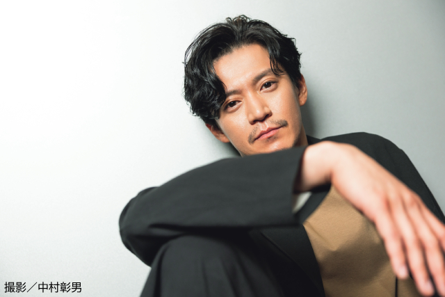 京本大我、小栗旬が表紙を飾る「スカパー！TVガイド」の2誌が本日発売！