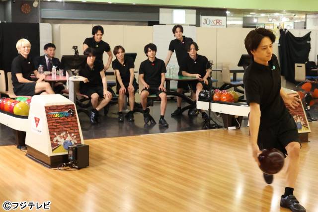 「タイムレスマン」スポーツ系の新企画が始動。初回はメンバー全員でボウリングに挑戦！