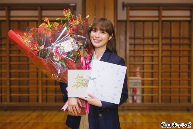 広瀬アリス「涙が止まりません！」渡辺翔太らキャスト陣が感謝と笑顔で「なんで私が神説教」撮了