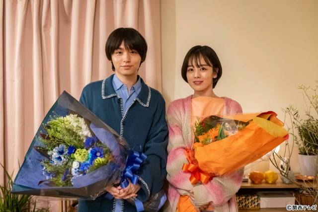 「パラレル夫婦」伊野尾慧＆伊原六花がクランクアップ♪　松倉海斗がサプライズで現場に登場！
