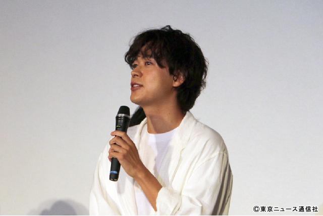 清原果耶＆成田凌が“愛犬”に夢中！「初恋DOGs」でナ・イヌが深田恭子にまさかのツッコミ!?