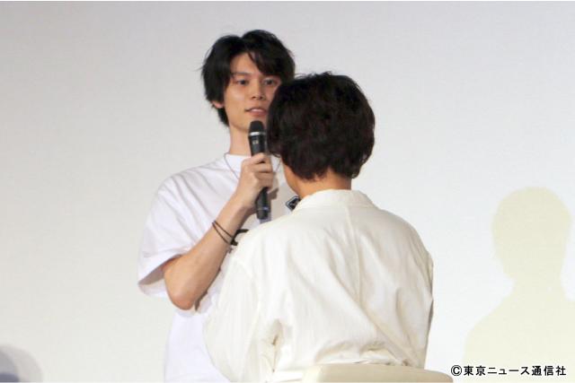清原果耶＆成田凌が“愛犬”に夢中！「初恋DOGs」でナ・イヌが深田恭子にまさかのツッコミ!?