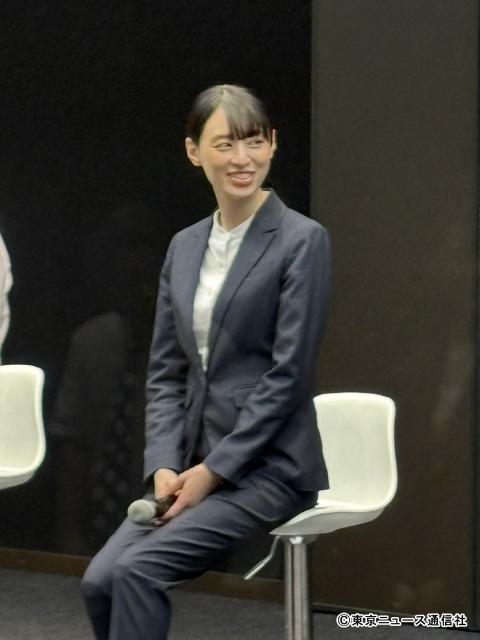 「晩酌の流儀４」会見で晩酌好きの栗山千明が「私が美幸で美幸が私」と役との重なりを告白