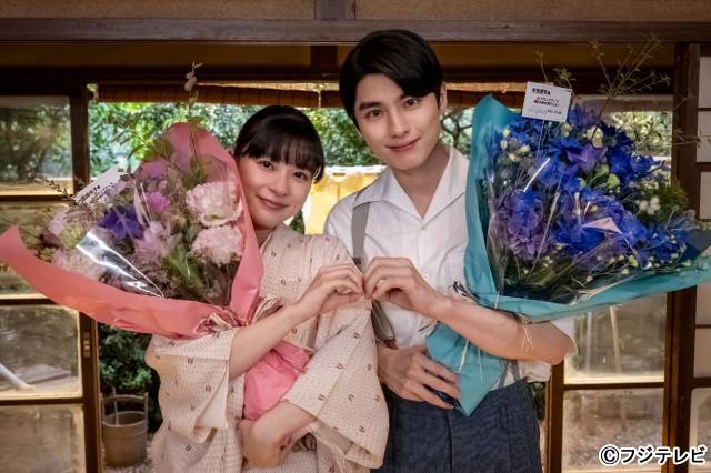 芳根京子＆本田響矢「波うららかに、めおと日和」2人そろって仲良くクランクアップ！