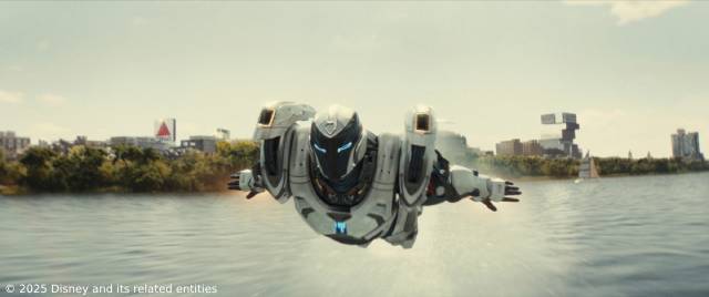 「アイアンハート」リリ・ウィリアムズの“新たな伝説”が開幕!