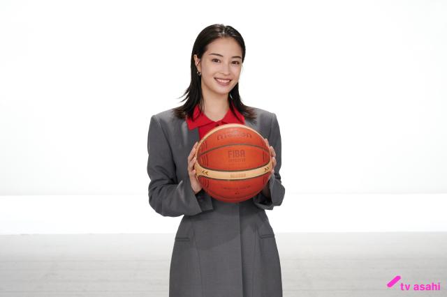 広瀬すずが再び降臨。テレ朝バスケSPブースターとして日本代表を応援!