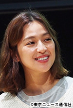 「こんばんは、朝山家です。」会見:中村アン/朝山朝子 「こんばんは、朝山家です。」会見:中村アン/朝山朝子