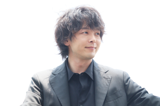 「DOPE　麻薬取締部特捜課」髙橋海人＆中村倫也がバスで都内に登場！　初回放送をアピール
