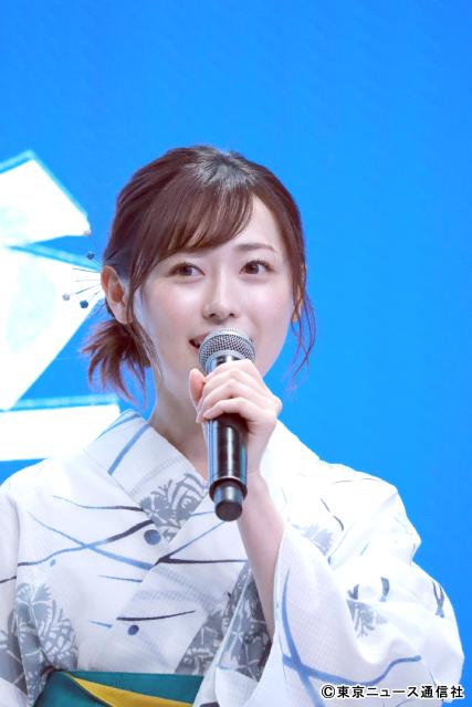 「明日はもっと、いい日になる」制作発表。福原遥、林遣都らが子役と手をつないで浴衣で登場！