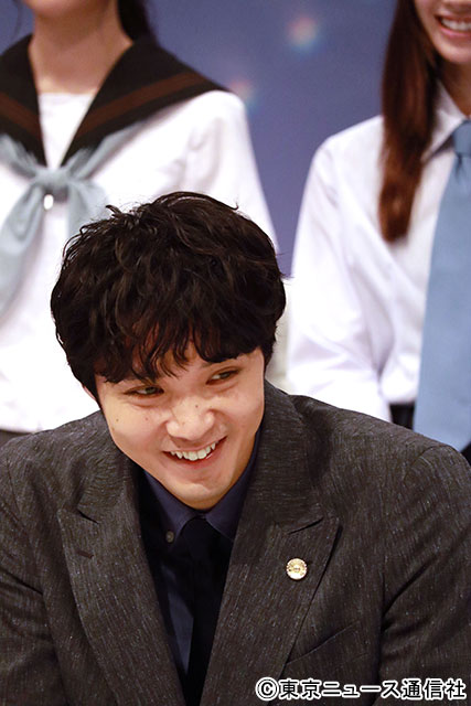 初の高校教師役、磯村勇斗＆堀田真由「僕達はまだその星の校則を知らない」生徒たちから大絶賛！
