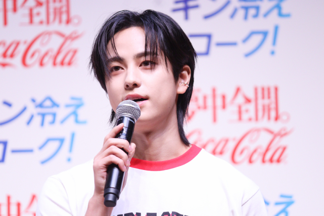 ＆TEAMが“キン冷えコーク”をアピール！　ファンを“夢中全開”にさせる対決も開催