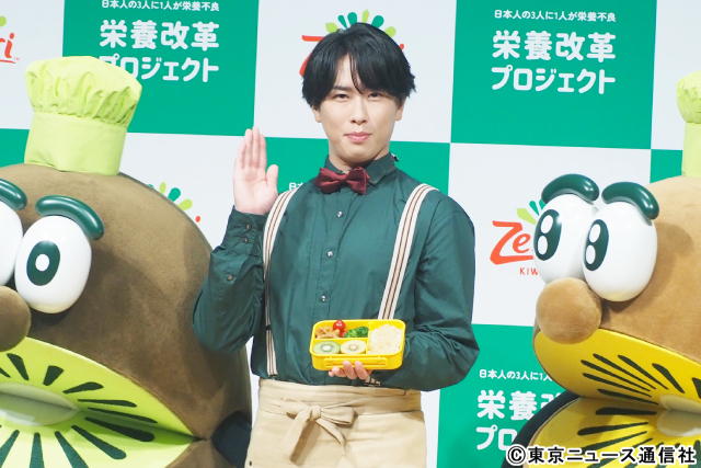 宮舘涼太が“お弁当にフルーツ入れ隊”隊長に！　エレガントに入隊も募集…!?