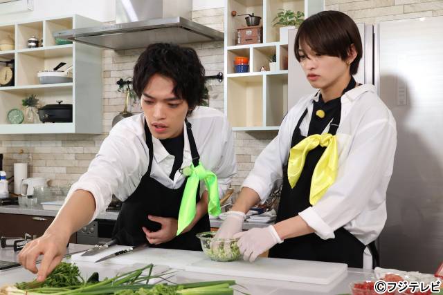 佐藤勝利企画「穴埋めクッキングマン」第2弾　timeleszが羽根付きギョーザ作りに挑戦