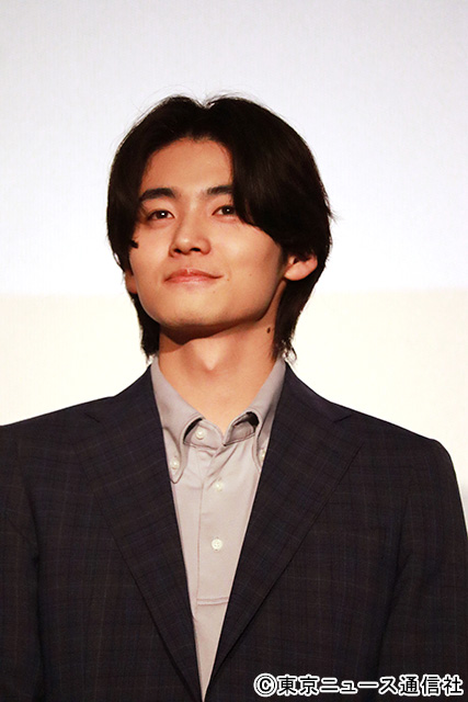 「スティンガース」舞台あいさつに、森川葵、藤井流星、本郷奏多らおとり捜査班のメンバーが登壇