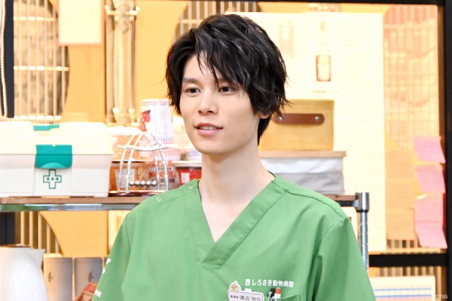 「初恋DOGs」萩原利久主演のサイドストーリー第2話。“院長”成田凌のものまねを披露!?