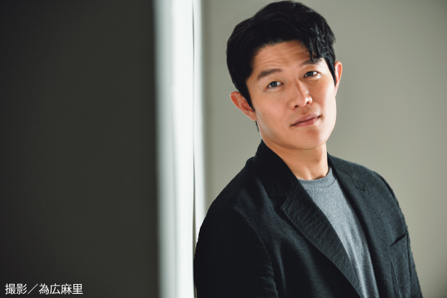 東方神起、鈴木亮平が表紙を飾る「スカパー！TVガイド」の2誌が本日発売！