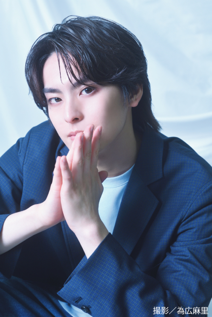 東方神起、鈴木亮平が表紙を飾る「スカパー！TVガイド」の2誌が本日発売！