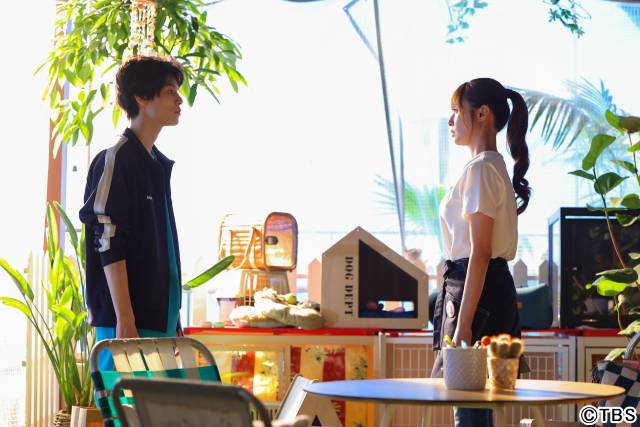 萩原利久、“陽キャ看護師”で現場の空気も上げる!「初恋DOGs」で感じた共演者とのチーム力