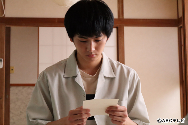 さくら(北野瑠華)を救い出すため、忍(押田岳)が単身で毒島の元へ「グラぱらっ!」ついに完結