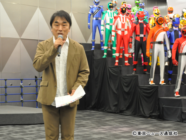 スーパー戦隊シリーズの歴史を振り返る「全スーパー戦隊展」の開幕を冬野心央らが宣言！