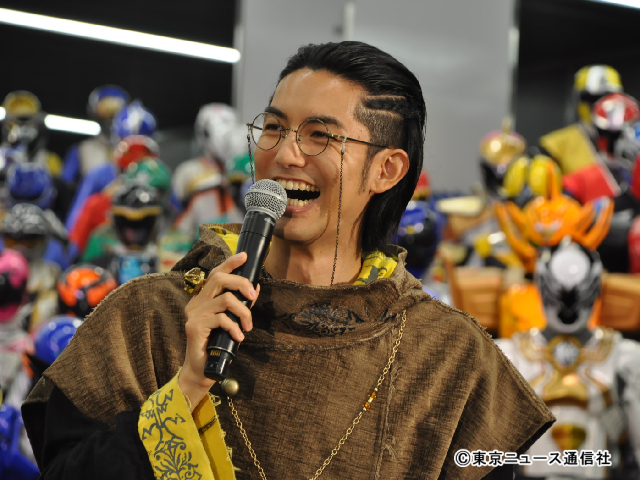 スーパー戦隊シリーズの歴史を振り返る「全スーパー戦隊展」の開幕を冬野心央らが宣言！