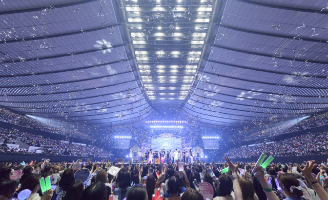「EBiDAN THE LIVE 2025」超特急、M!LKら全9組がホテルを舞台に幻想的なひととき届ける