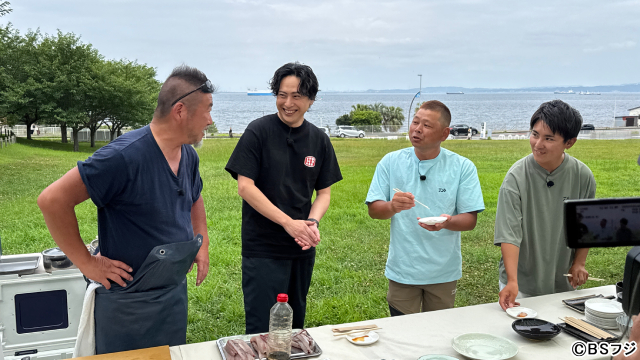 山下健二郎が「王者の一皿」でプロアングラーとアジ釣り対決。巨大アジの出現に驚く!?