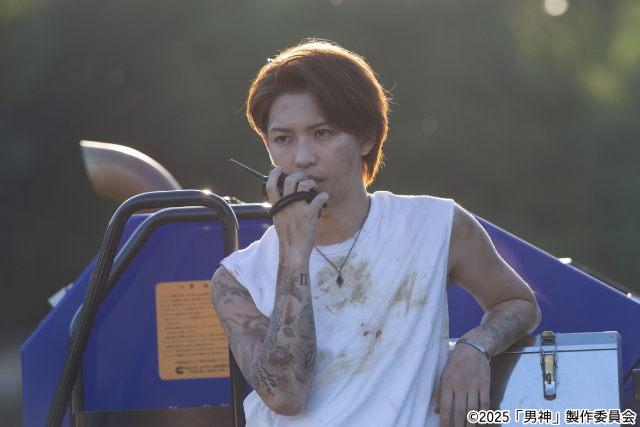 岩橋玄樹、英語も重機も操る“タフな男”を好演！　映画「男神」で魅せる新写真＆本編映像到着
