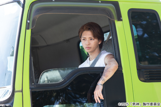 岩橋玄樹、英語も重機も操る“タフな男”を好演！　映画「男神」で魅せる新写真＆本編映像到着