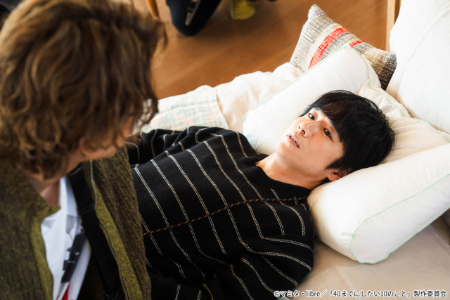 「40までにしたい10のこと」第7話。雀（風間俊介）は慶司（庄司浩平）を思い揺れる