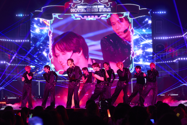 「EBiDAN THE LIVE 2025」超特急、M!LKら全9組がホテルを舞台に幻想的なひととき届ける