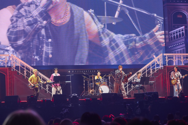 「EBiDAN THE LIVE 2025」超特急、M!LKら全9組がホテルを舞台に幻想的なひととき届ける