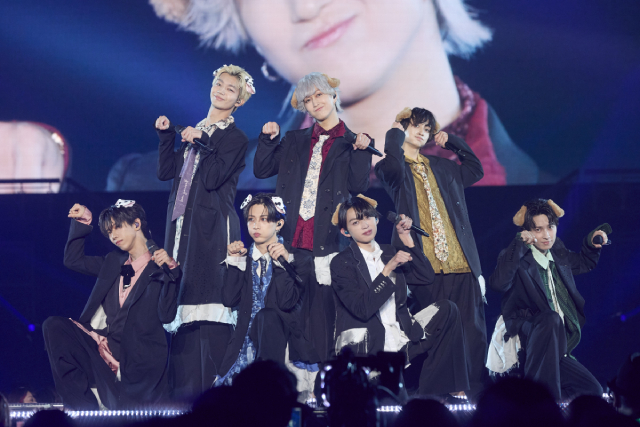 「EBiDAN THE LIVE 2025」超特急、M!LKら全9組がホテルを舞台に幻想的なひととき届ける