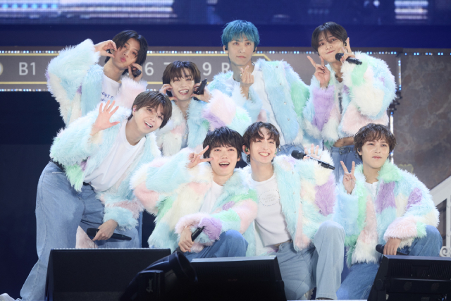 「EBiDAN THE LIVE 2025」超特急、M!LKら全9組がホテルを舞台に幻想的なひととき届ける