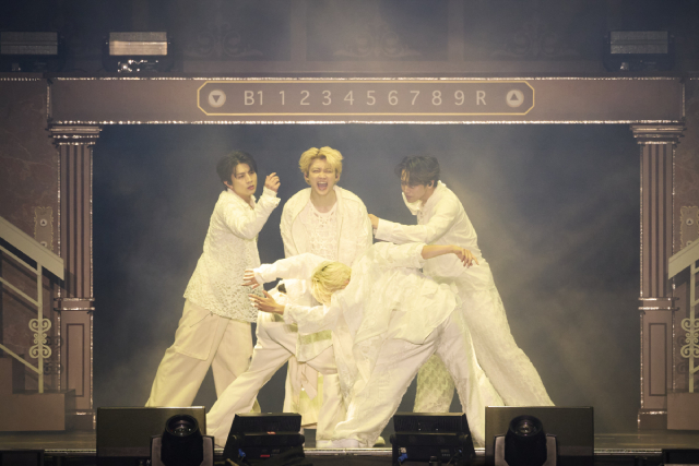 「EBiDAN THE LIVE 2025」超特急、M!LKら全9組がホテルを舞台に幻想的なひととき届ける