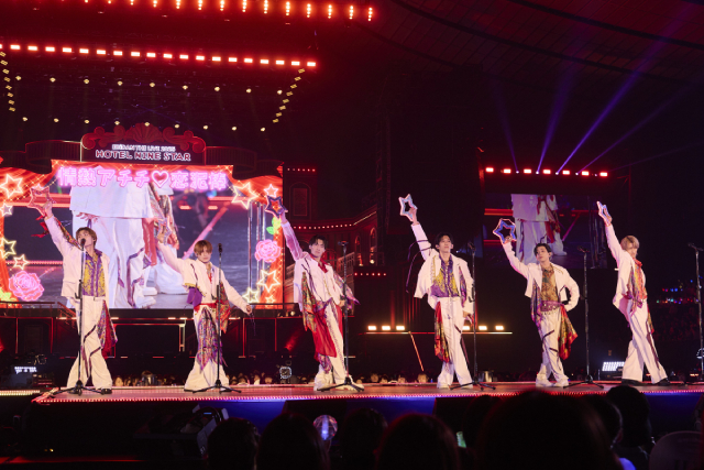 「EBiDAN THE LIVE 2025」超特急、M!LKら全9組がホテルを舞台に幻想的なひととき届ける