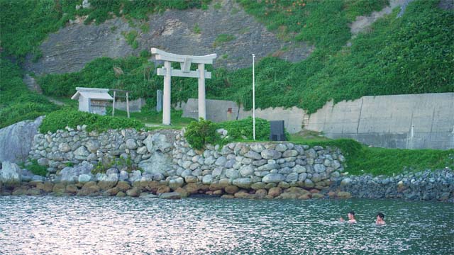 相葉雅紀、神職以外入島禁止の神宿る島・沖ノ島で身を清める