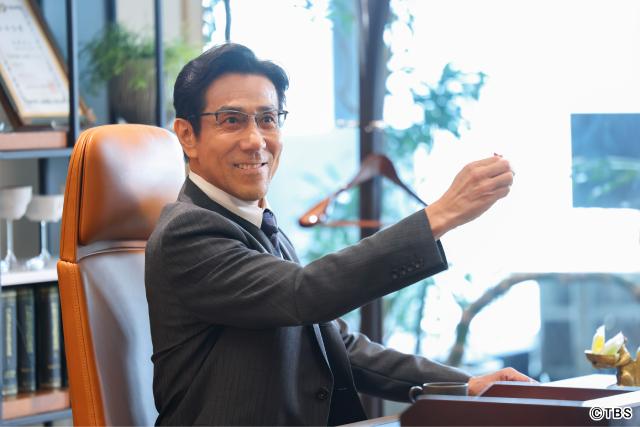 岸谷五朗「初恋DOGs」で甘党所長に共鳴! 清原果耶&成田凌&ナ・イヌは“同級生感”満載